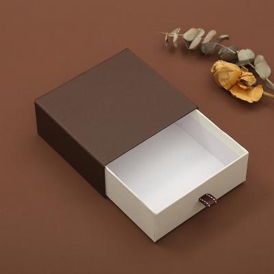 China Recyclable Packaging Box Candle Soy Wax Aromatherapy Fragrance Essential Oil Scented Perfume Candles Paper Box for sale