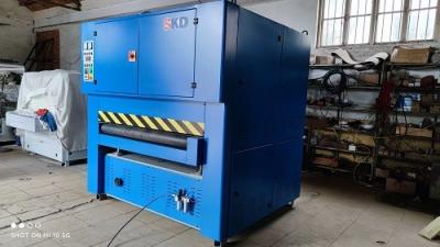 China 1350 mm Breite Metall Breitengürtel Schleifmaschine Hersteller Arbeitsplatzersparnis zu verkaufen