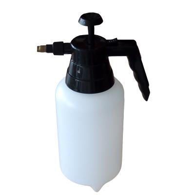 China Garden 1.5 liter manual hand high pressure sprayer for garden for sale