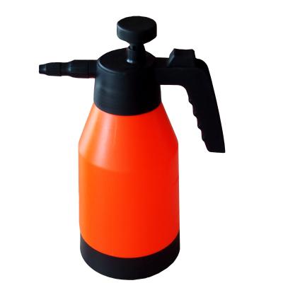 China Garden New Product Development 1.5L Wholesale Manual Pump Pressure Sprayer en venta