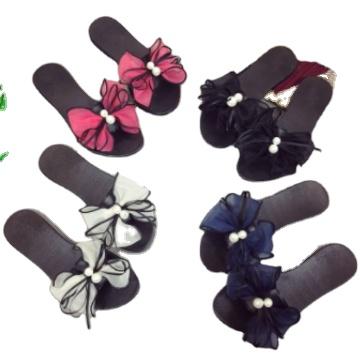 China Fashionable and Beautiful Women Outdoor Non-slip Breathab Slippers Summer Butterfly Beach Anti-slippery Flat Slippers for sale