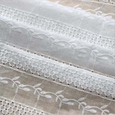 China Viable Manufacturers Wholesale Fashion Exquisite White Cotton Embroidered Lace Fabrics for sale