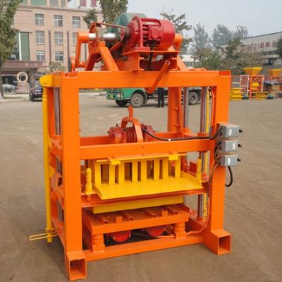 China QTJ4-40 Machinery , Hollow Cement Two Holes Block Restaurant Block Paver Block Machine for sale