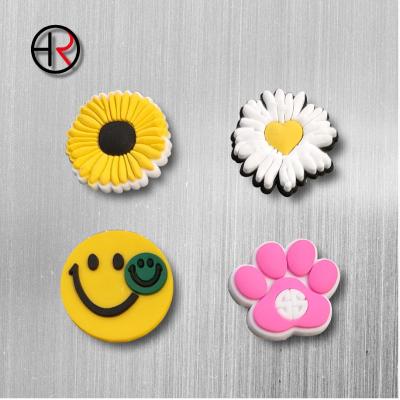 China Cheap custom washable custom patch rubber labels shape embossed labels for kids clothing soft silicone label 3D logo for sale