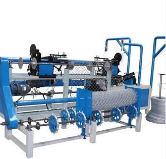 China 3 Breedte Volledige Automatische Ketting Koppelingsdraad Maas hek Machine Productiviteit 80-120m/uur Te koop