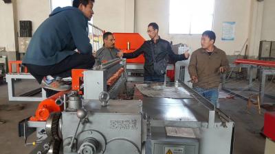 China Alambre soldado con autógena automático Mesh Making Machine Factory de la eficacia alta a partir de la XM en venta