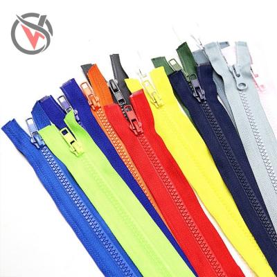 China Plastic Zipper Roll 5# Glue Teeth Delrin Zipper Plastic Cargo Pants Various Colors for sale