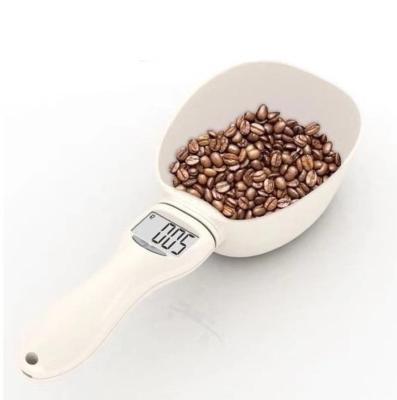 China Sustainable Portable Digital Measuring Pet Food Spoon Plastic Spoon Scientific Pet Feeding Spoon Easy To Use for sale