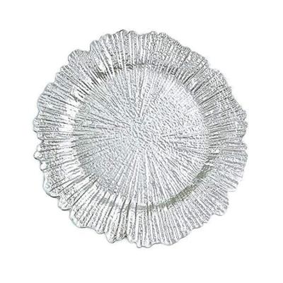 China Durable High Quality Unbreakable Wedding Party Decorative 13 Inch Under Plates Silver Round Reef Plastic Charger Dish for sale