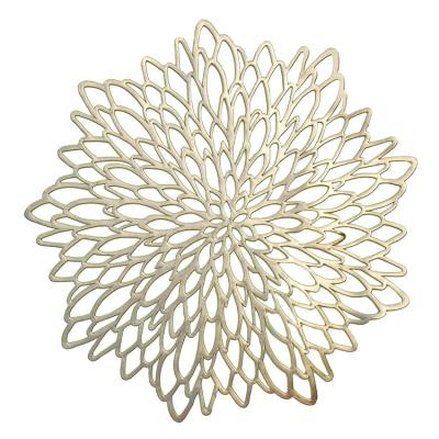 China Modern Metal Round Plastic Dining Table Pressed Washable Viable Mat Decoration Centerpiece Vinyl Gold Foil Placemats for sale