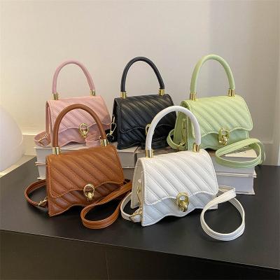 China New High Quality Women Bag 2023 Fashion Messenger Shoulder Crossbody Messenger Bag Female Handbag Designer Luxury Mom's Bag Small Messenger Bags for sale