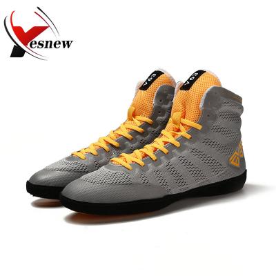 China Rubber Customize Professional Black and White Men's Weightlifting Shoes Fashion Mesh Trainers Breathable Boxing Wrestling Sneakers for sale