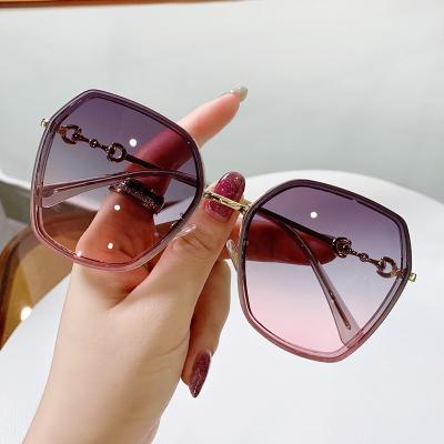 China Fashion sunglasses 2021 new trend metal fashion big frame women's sunglasses for sale