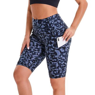 China Breathable Printed Yoga Workout Gaiters Pants Biker Women Running Shorts With Pocket Camouflage Printing Pattern Customized Logo Printing 3pcs Te koop