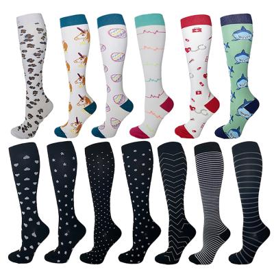 China Amazon Sporty Hot New Arrival Designs Custom Logo Nurse Compression Socks High Knee Socks For Women Men Te koop