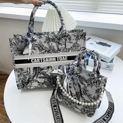 China Breathable Accept Custom Women's Shoulder Bag Fashion Designer Handbag Print Ladies Branded Book Tote Bag for sale