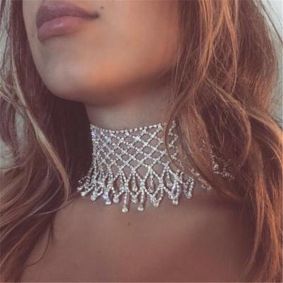 China Retro Drop Exaggerated Diamond Neck Chain Woman Choker CLASSIC Diamond Necklace Women's Tide Tassel Water Choker for sale