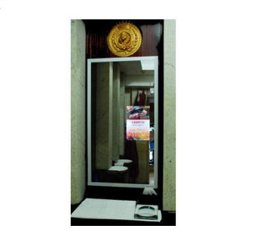 China Innovative Magic Mirror Display Wall Mount Advertising 1920 x 1080 for sale