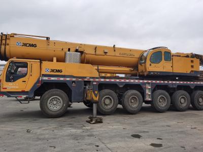 Chine Crane mobile terrestre d'occasion de 240 tonnes avec 4 arbres et camion-crane télescopique hydraulique à vendre