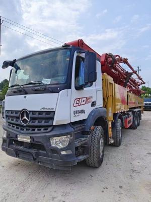 China Mercedes Benz chasis montado bomba de hormigón para proyectos de construcción de uso rojo en venta