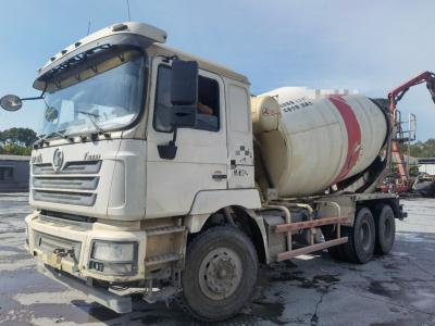 China 2017 Cylinder Industrial Concrete Mixer Trucks With High Reliability for sale