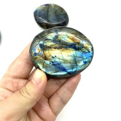 China Exquisite Art Labradorite Crystal Tumbled Stone Palm Stone from Europe for sale