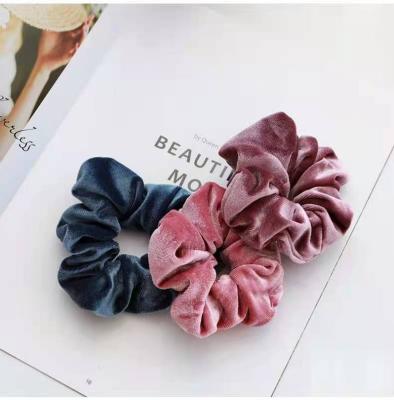 China 2021 factory wholesale fashion high tenacity hot luxury elastic hair scrunchies velvet hair ties women solid color big for sale