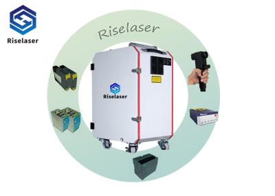 China De laser schoonmakende machine van het bagageontwerp 100w met het schoonmakende kanon van 0.5kg Te koop