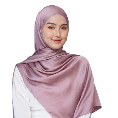 China Newest Pleat Tudung Crinckle Satin Hijab Crepe Pleated Malaysia Silk Satin Hijab Scarf for sale