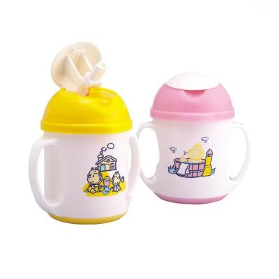 China 2021 Latest BPA Free Baby Training Cups With Straw And Handle for sale