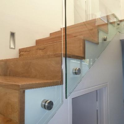 Chine UNIKIM High Quality Table Wall Mounted Glass Railing Standoff With Screws Hardware For Balustrade Handrail à vendre