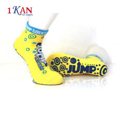 China Custom Logo Sporty Men Antibacterial Non Slip Socks Yoga Kids Socks for sale