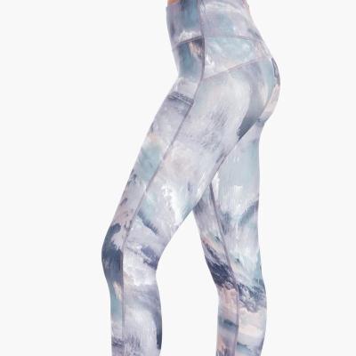 China 2020 New Capri Dye Tie Activewear Yoga Leggings Women Summer Antibacterial Fitness Clothing Customize Manufacturer for sale