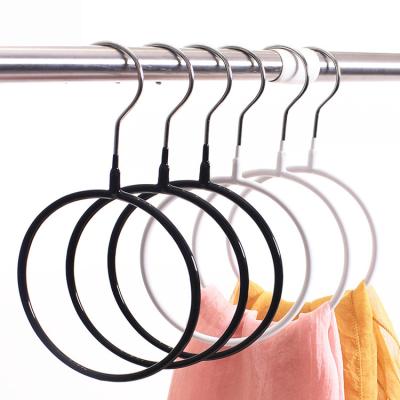 China Wholesale Minimalist Round Black White Round Towel Rack Scarf Hanger Display Metal Scarf Hangers For Retail for sale