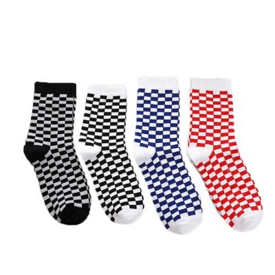 China Cute Tube Socks Antibacterial Korean Antibacterial Plaid Student Fashion Black And White Socks for sale