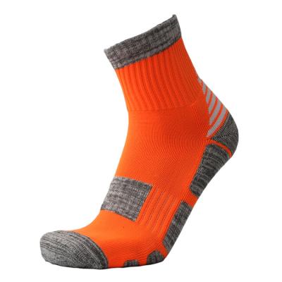 China Custom Logo Antibacterial Antibacterial Athletic Socks Basketball Socks for Sports Cotton Compression Unisex Breathable Socks for sale