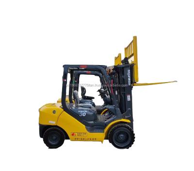 Cina Forklift usato Komatsu 30 per negozi di materiali da costruzione 100% originale eccellente prestazione in vendita