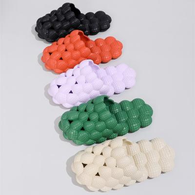 China Cushioning Men's Bubbles Shoes Lychee Slippers Women's Summer Unisex Bubble Balls New Slippers Bubbles Slips Household Massage Slippers for sale