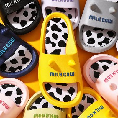 China Cushioning Slippers Soft Unique Eva Indoor Slides Sandals Summer Non-slip Slippers Cloud Bathroom Women Home Slippers for sale