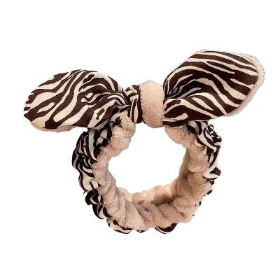 China New fashion plush Internet celebrity hairpin temperament Korean headband leopard wide-brimmed headband-copy simple and easy to go out I for sale