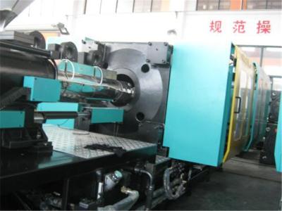 China PVC Pipe Fitting Injection Molding Machine 160 Ton With High Torque Hydraulic Motor for sale