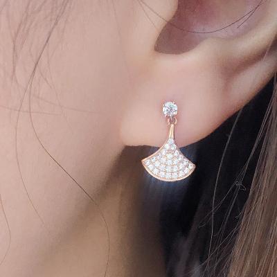 China Vintage Fashion Brand Girl Spring Earrings And Soild Summer 18K Gold For Women for sale