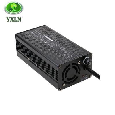 China 400W Charging 20amp 12 Volt Battery Charger 12v 16.8v 4s Lithium Ion Battery Charger For Lawn Motor for sale