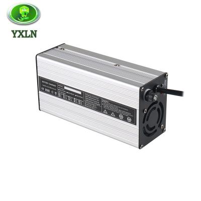 China UniversalÂ   Factory 24 volt 29.4V 15A lithium battery charger 50ah to 120ah 24V 7S NMC lithium ternary charger for sale