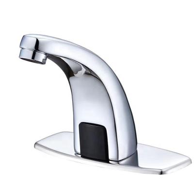 中国 Automatic Non-contact Sensor Intelligent Faucet Single Cold And Hot Water Infrared Basin Sensor Faucet 販売のため