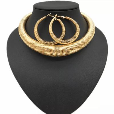 China New Trendy Amoryubo Fashion Gold Plated Cuba Style Spring Earring Chokers Necklace Jewelry Set For Women for sale