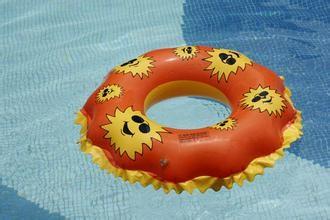 China Special design Inflatable Swim Rings / Tube 120cm PVC 0.3mm thickness for sale