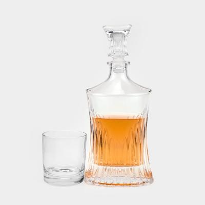 Cina Elegante vetro vino rosso vetro vodka liquore degustazione decanter di whisky con coperchio di vetro in vendita