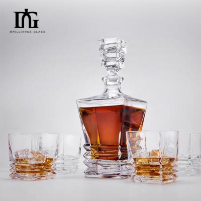 China Un decantador de whisky de vidrio de cristal único con tapa para 700 ml de vino de ron alcohólico en venta