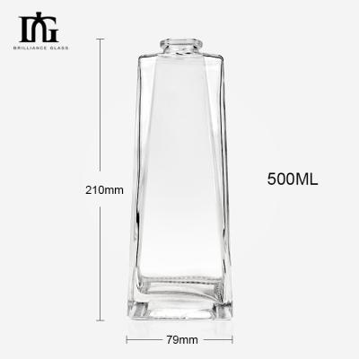 China Square Glass Cosmetics Spray Bottle with Cork Cap Capacity 700ml Body Material glass for sale